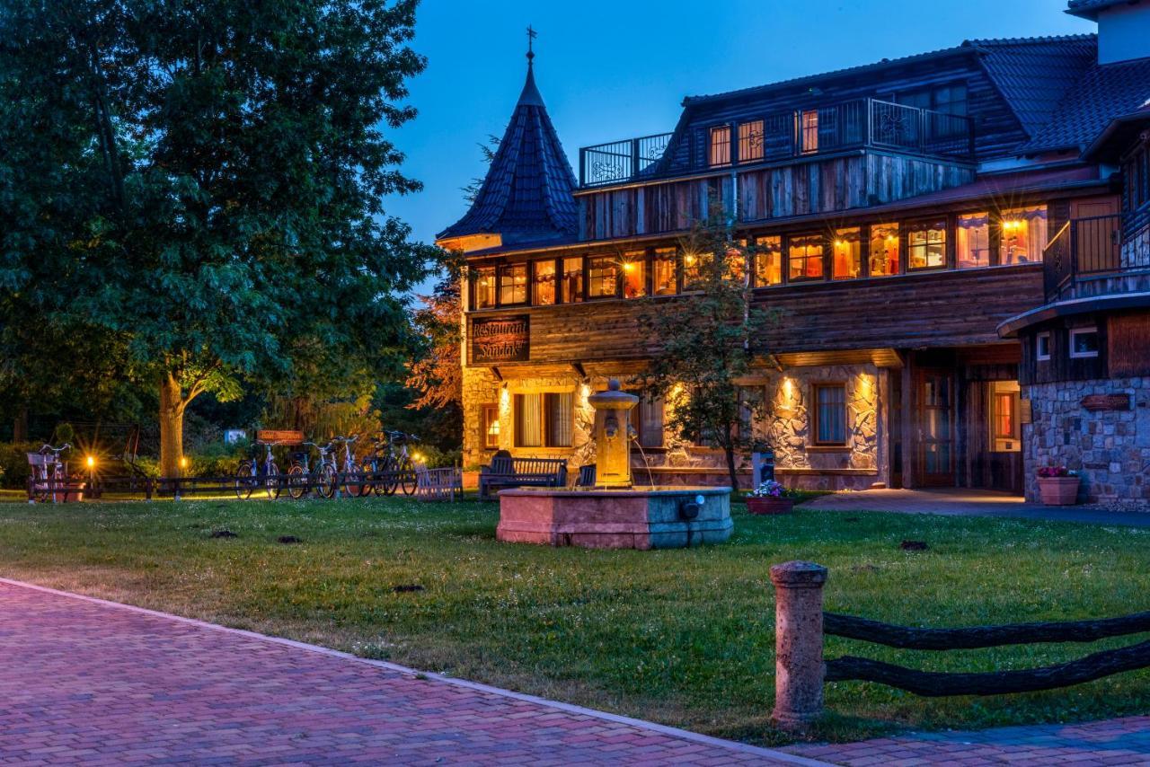 Wellnesshotel Seeschloesschen - Privat- Spa & Naturresort Senftenberg Ngoại thất bức ảnh